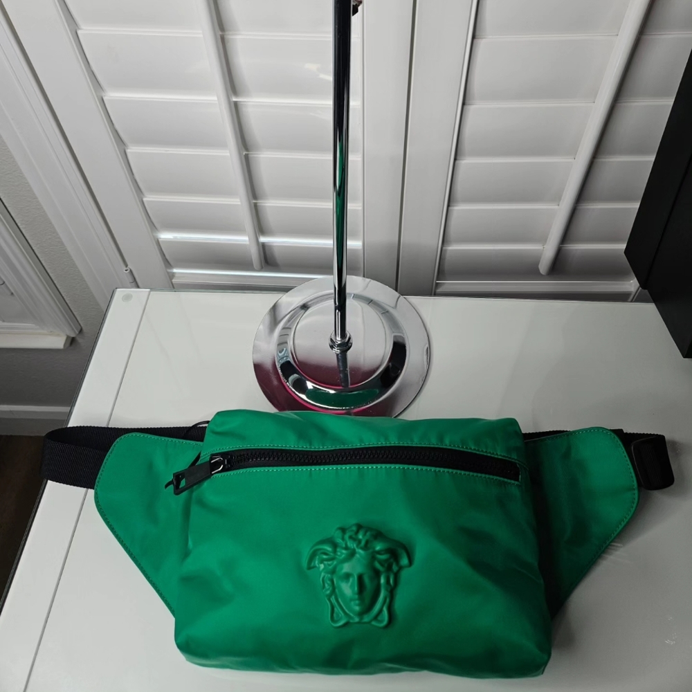 Ver sace green bumbag